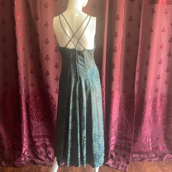 Vintage Forest Green Crossback Embossed Floral Fairy Slip Dress Size Seven - Picture 3 of 10
